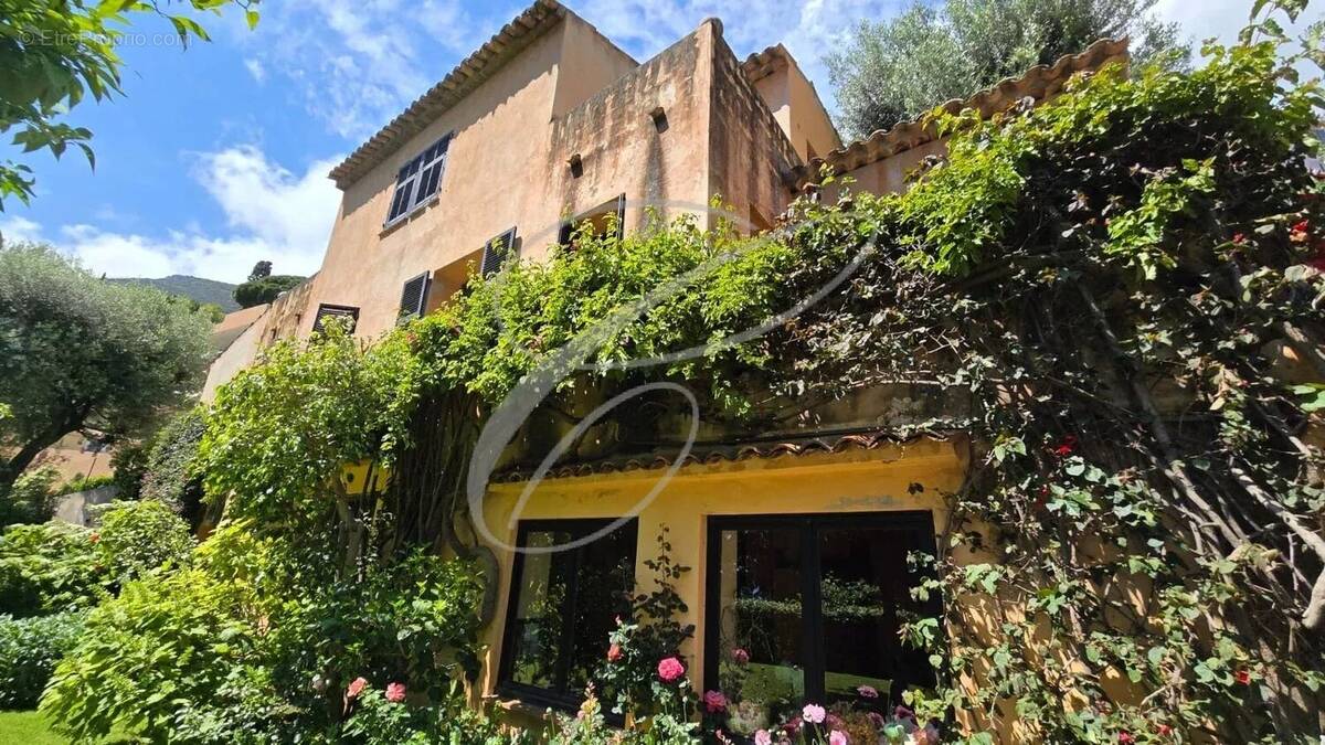 Maison à ROQUEBRUNE-CAP-MARTIN