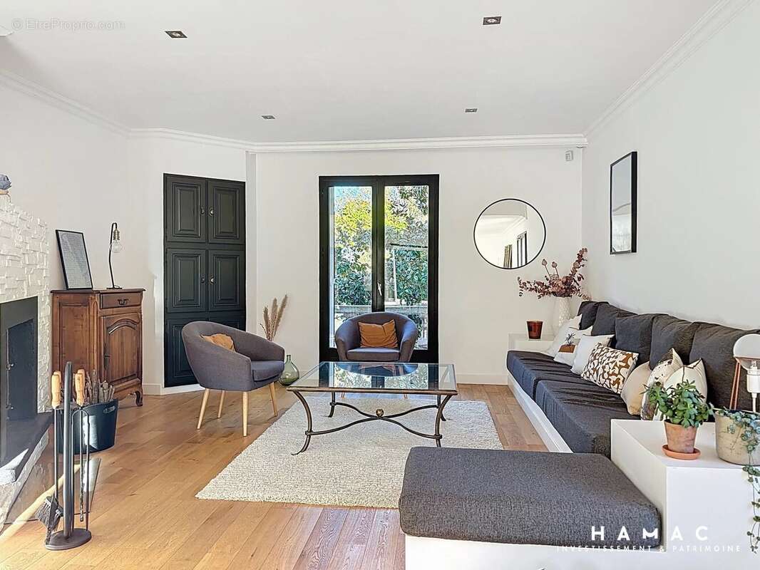 Maison à GREZIEU-LA-VARENNE