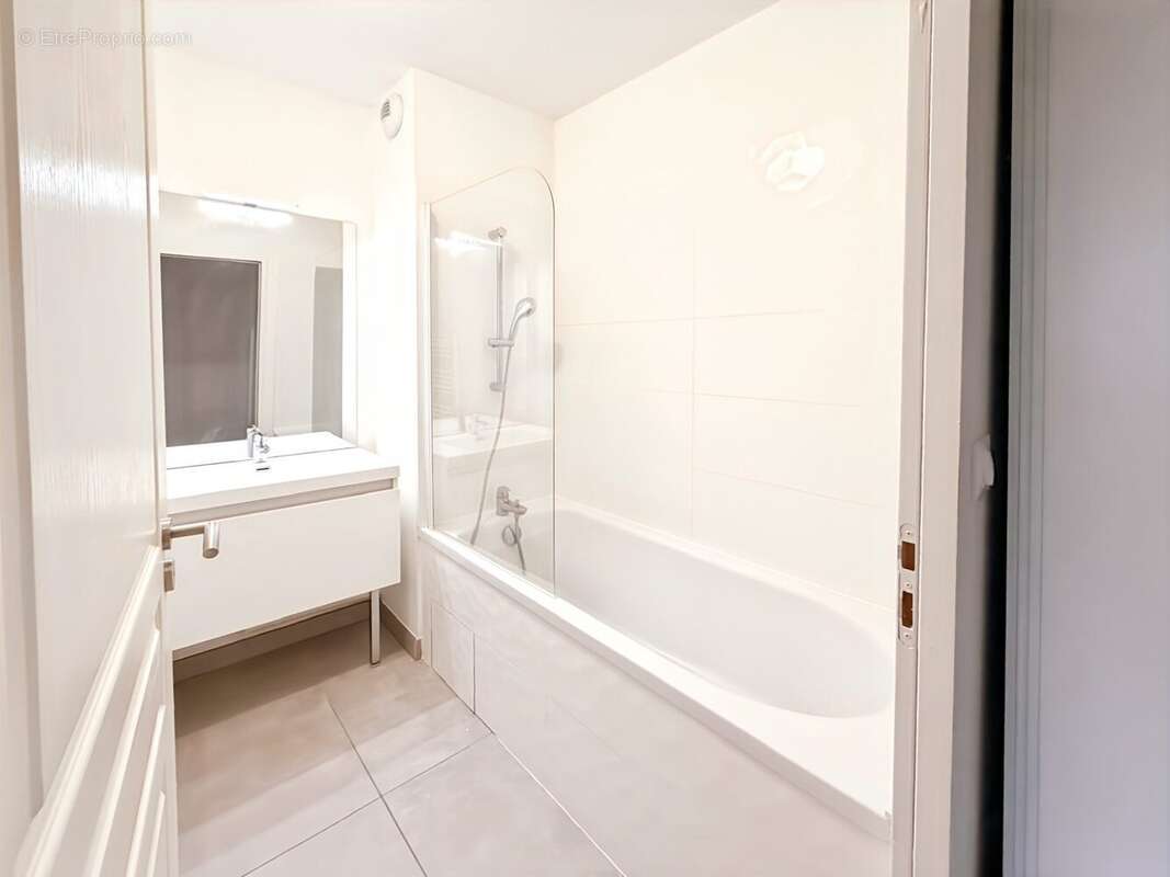 Appartement à SAINT-JEAN-DE-BRAYE