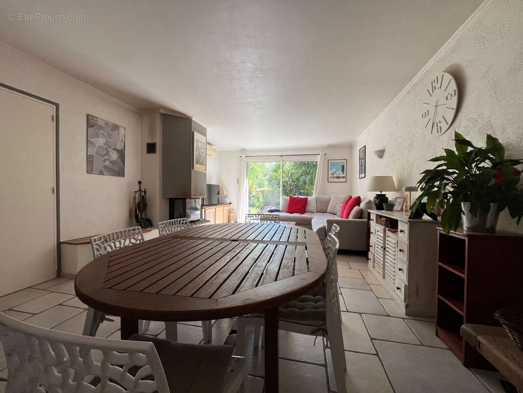 Maison à AURIBEAU-SUR-SIAGNE