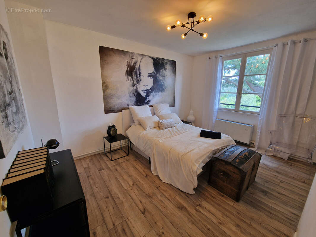 Maison à SAINT-LAURENT-DE-LA-SALANQUE