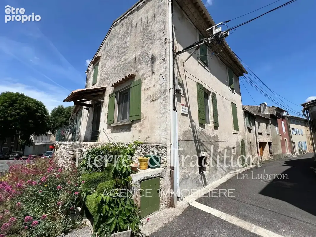 Céreste en Luberon , belle maison de village de 227 m² - photo 4