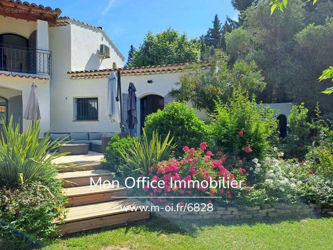 Référence : 6828-VCL. - Maison avec 6 chambres dont studio indépendant - Jardin paysager piscine garage - 13 100 AIX - photo 22