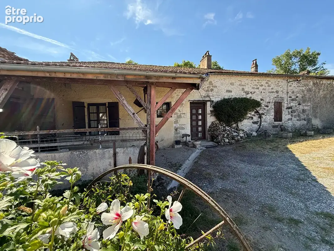 Maison en pierre avec dépendance attenante - photo 2