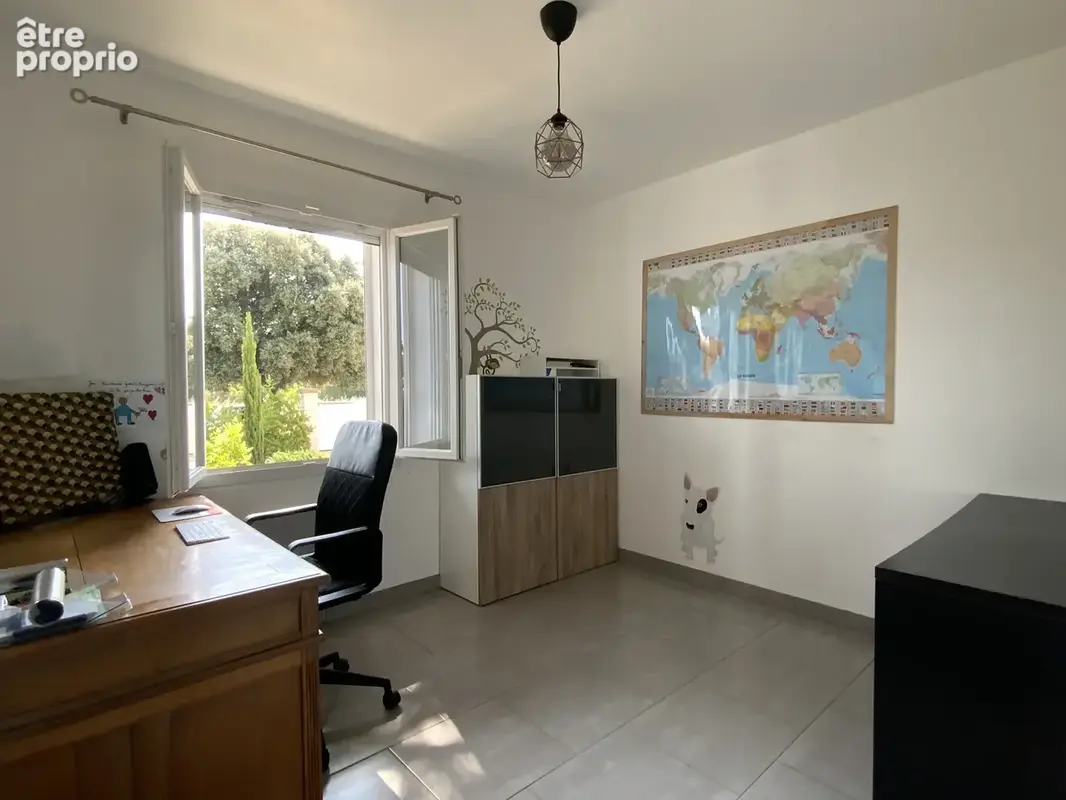 Maison de plain pied de 148 m2 avec piscine et T2 indépendant sur terrain de 1000 m2. - photo 13