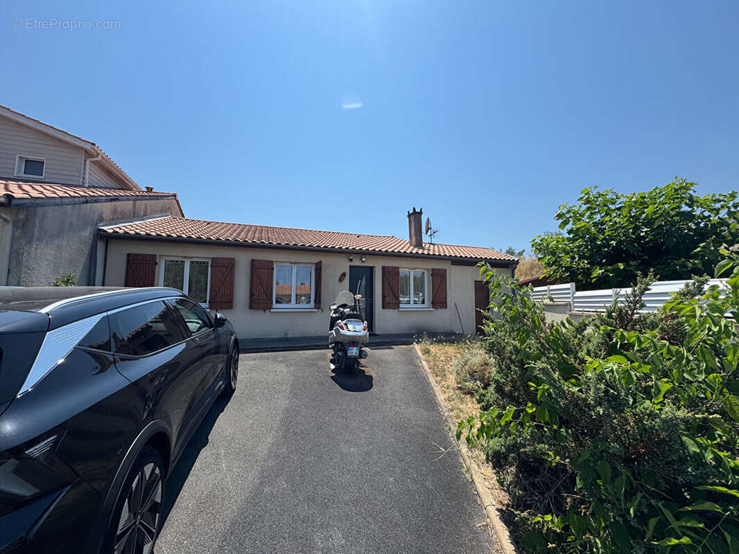 Villenave d'Ornon - Maison de 84m² avec jardin et stationnement - photo 10