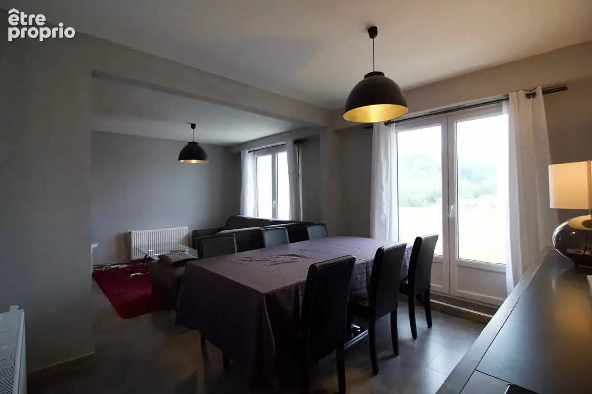 Appartement à MONTMOROT
