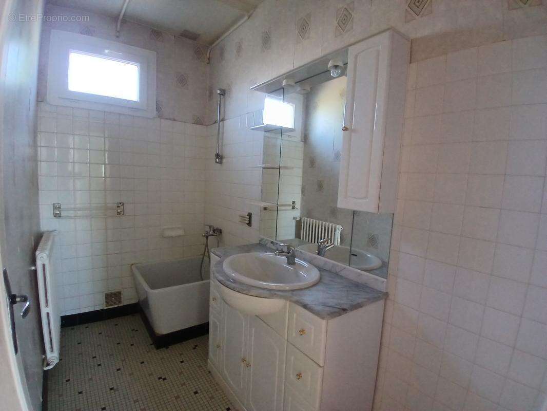Maison lumineuse 4 chambres avec terrain clos et arboré - photo 9