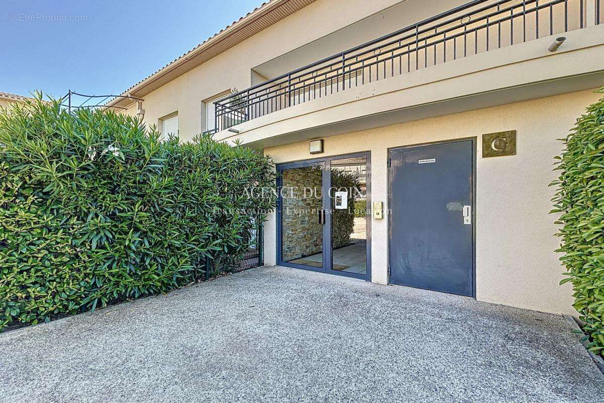 Appartement à LE MUY