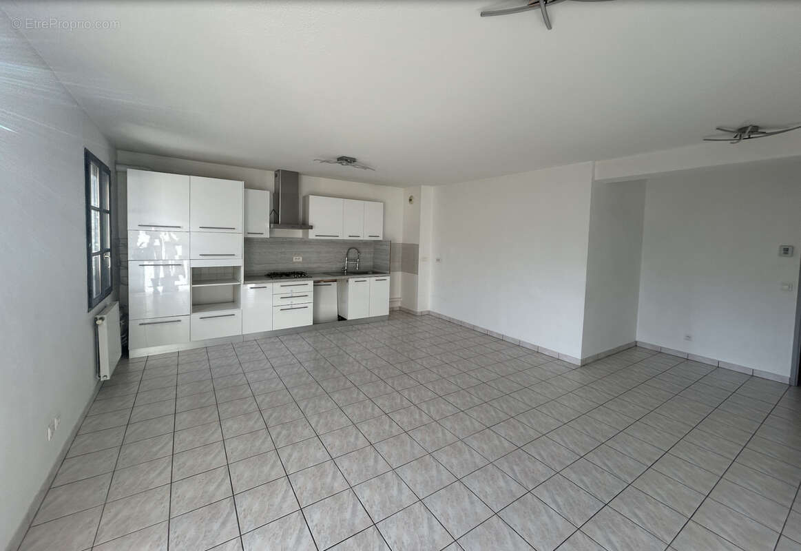 Appartement à ANSE