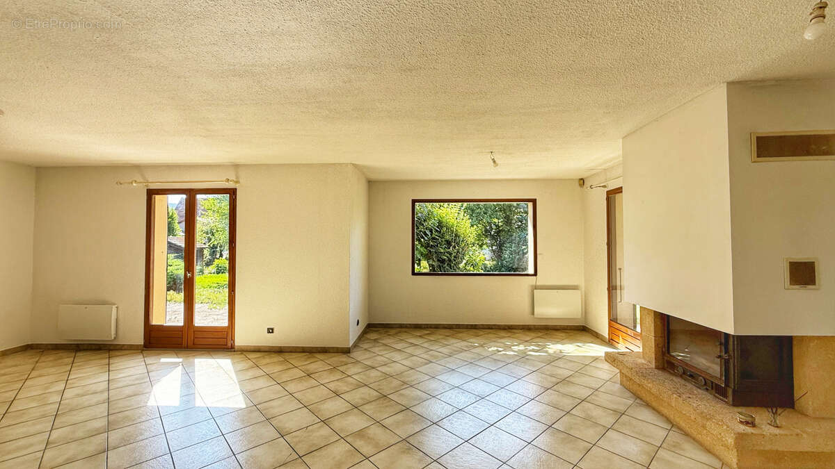 TULLINS, maison 165 m2 avec terrain - photo 13