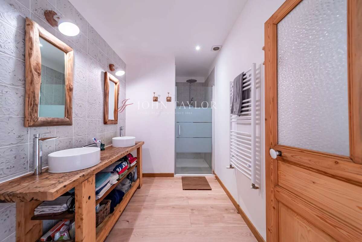 Maison à PERNES-LES-FONTAINES