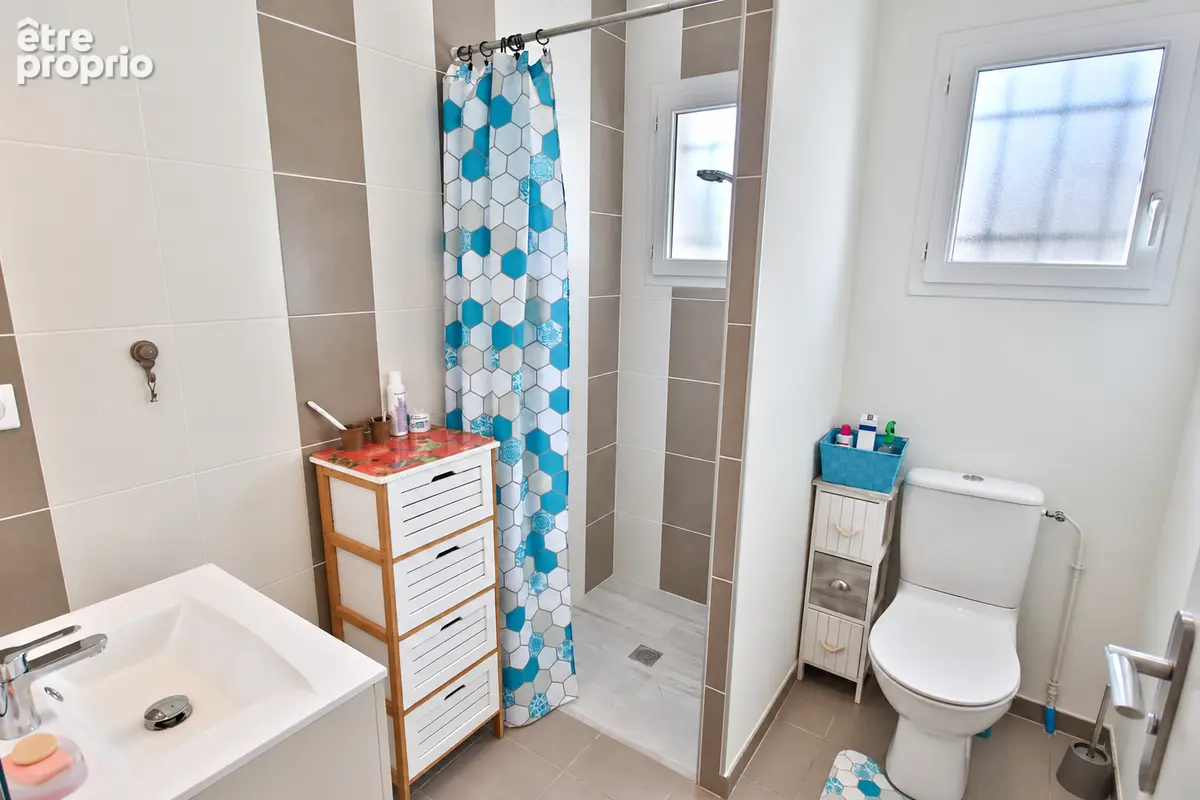 Maison 6 pièce(s) 135 m2 - YZEURE - photo 9