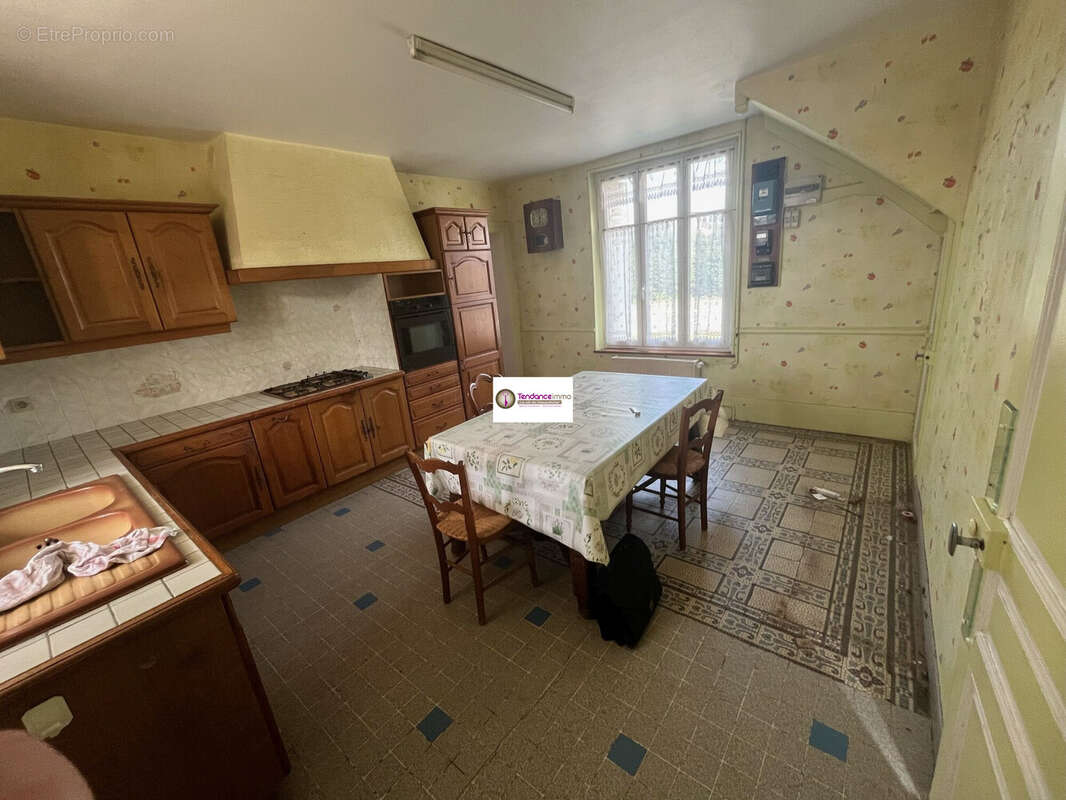 Maison à SAINTE-GAUBURGE-SAINTE-COLOMBE