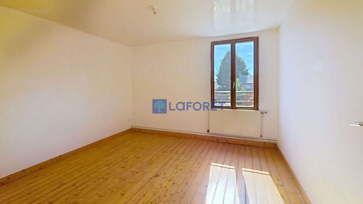 Maison à LA FERE