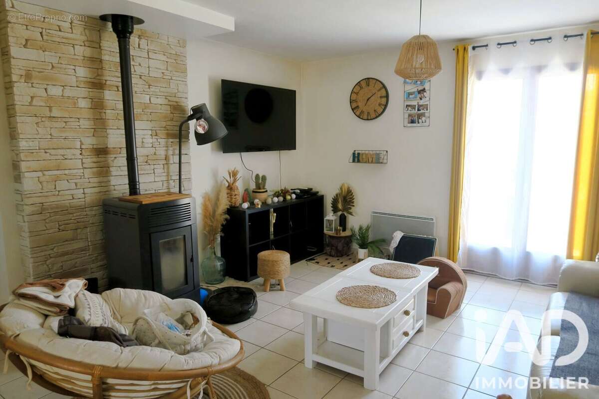 Photo 3