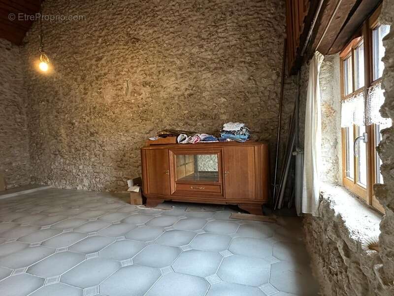 Maison à NEAUPHLE-LE-VIEUX