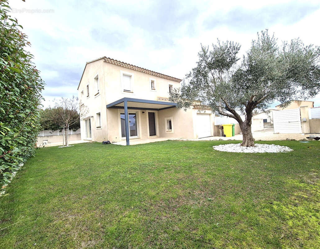 Maison à JONQUERETTES