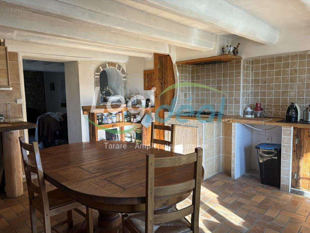 Maison à POULE-LES-ECHARMEAUX