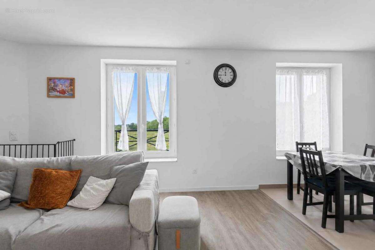 Appartement à COUPVRAY
