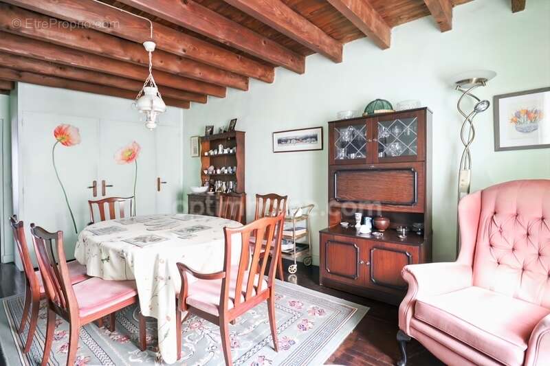 Maison à SAINT-LEGER-MAGNAZEIX