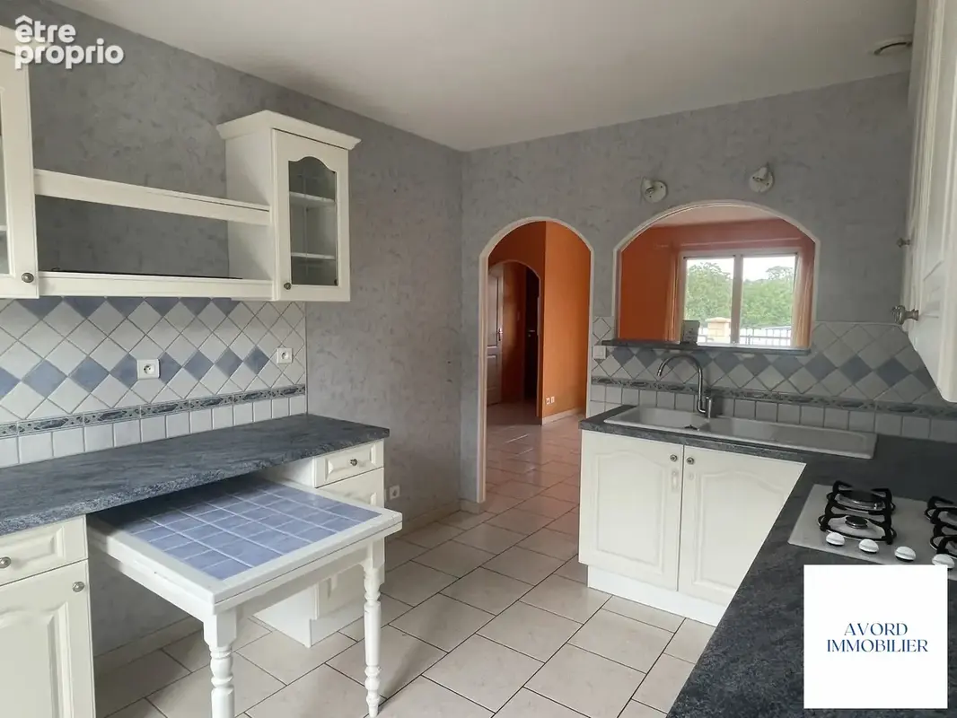 Maison 106 m² à Avord  - photo 3