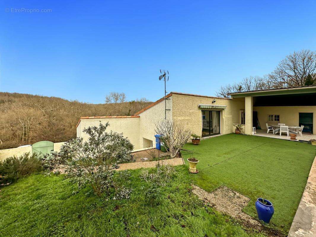 Maison à FONTCOUVERTE