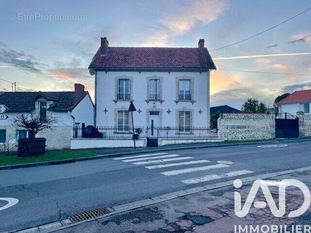 Photo 1 - Maison à JAUNAY-CLAN