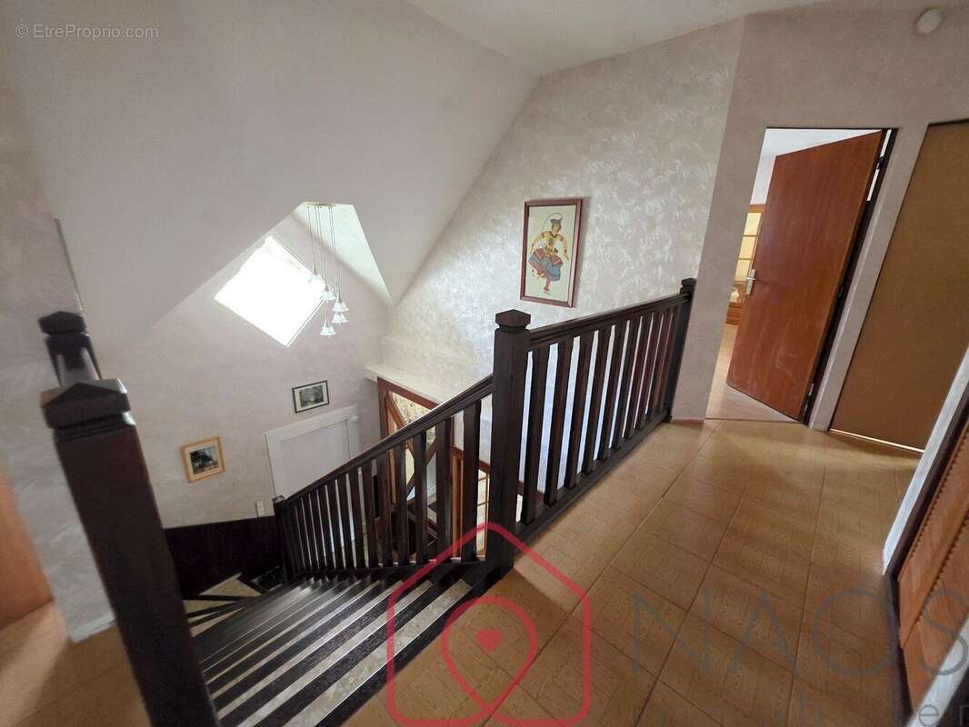Ingré maison atypique d'architecte 203m2 sur 1600m2 - photo 5
