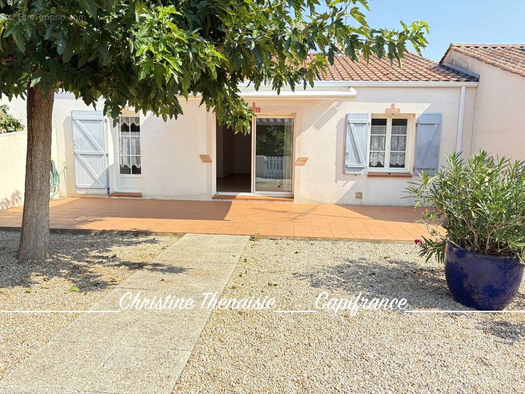 Maison à vendre Plain-Pied, Coeur de ville, 3 chambres, Garage SAINT HILAIRE DE RIEZ (85) - photo 5