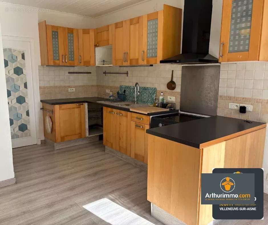 Maison à BOURG-ET-COMIN