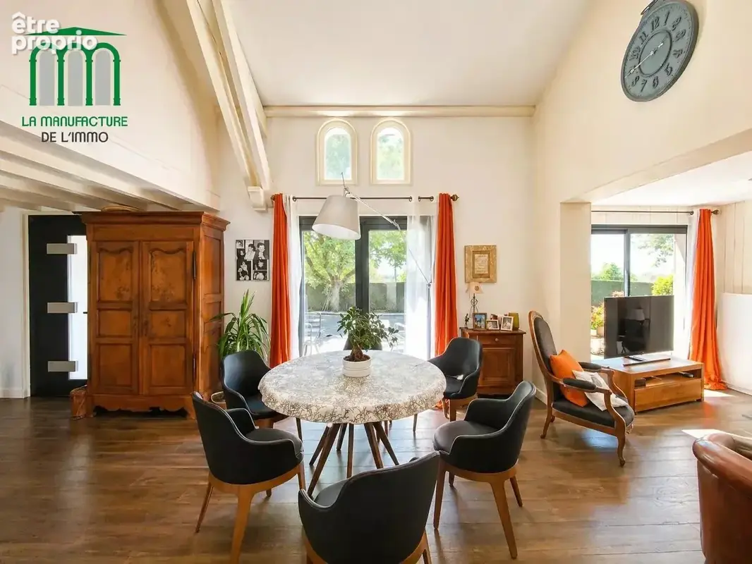 villa de 184m² avec piscine et dépendances / saint-galmier - photo 9