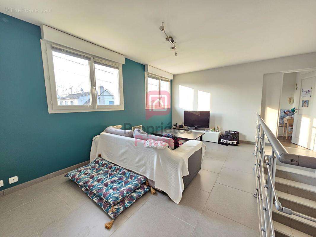 Maison à LE PERRAY-EN-YVELINES