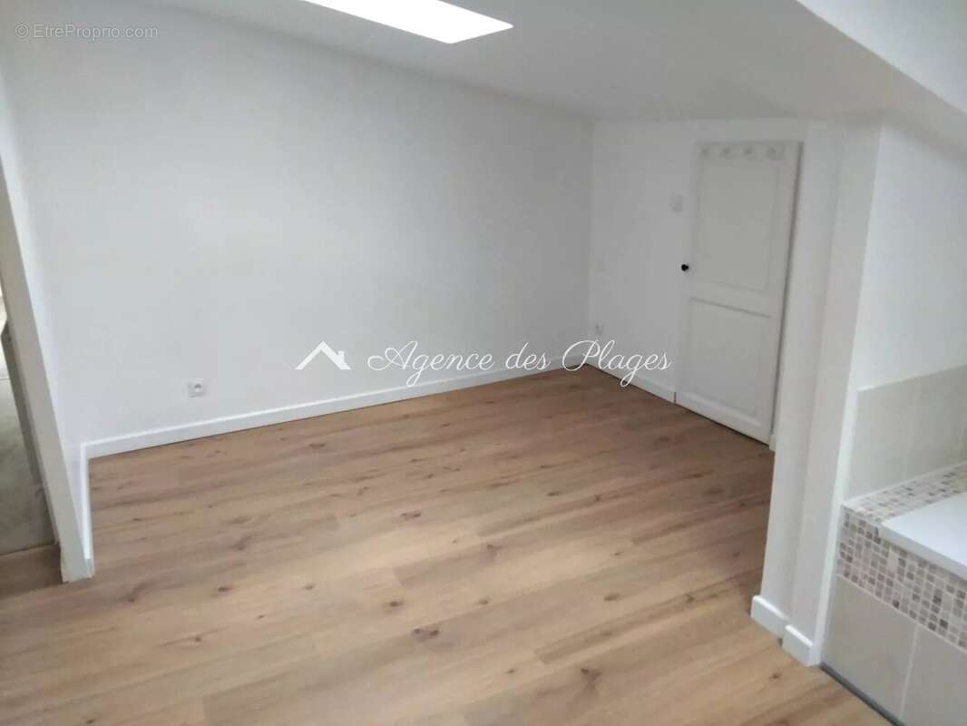 Maison et appartement a roullet saint estephe - photo 16
