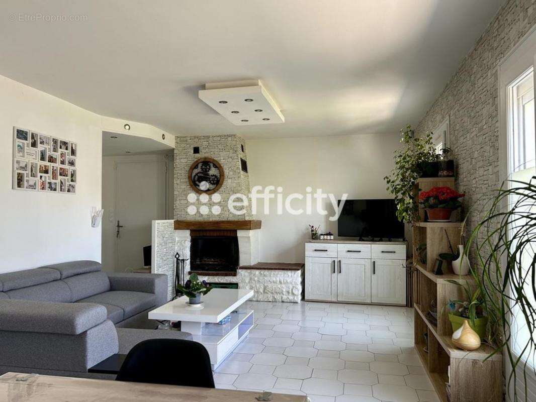 Maison à TONNAY-CHARENTE