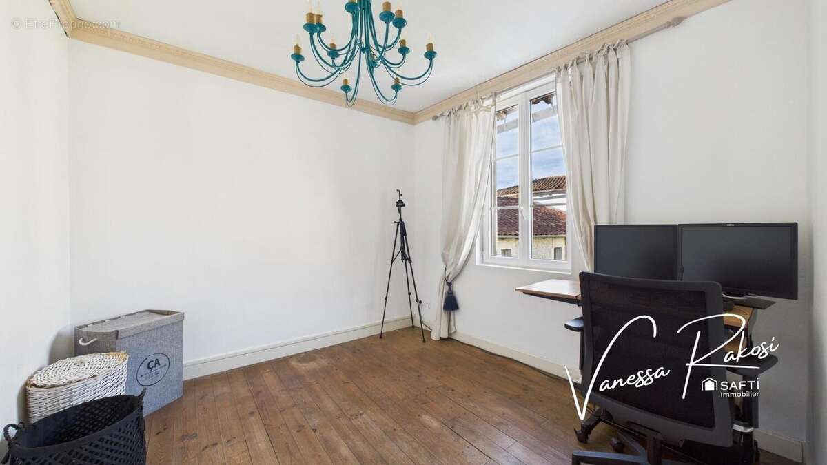 Maison 104 m² à Saint-Jean-D'angely  - photo 6