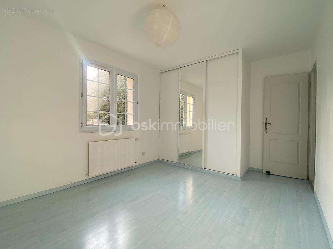 Maison à LE HAILLAN