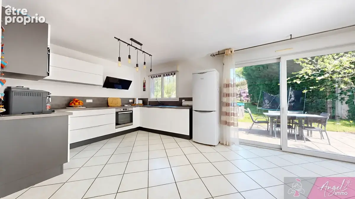 Maison sur sous sol dans un écrin de verdure à Gendrey - photo 3
