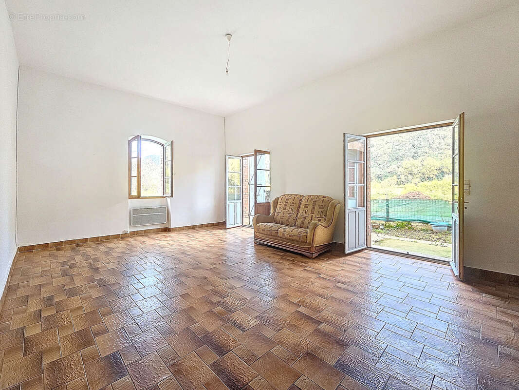 Maison à SAINT-JUERY