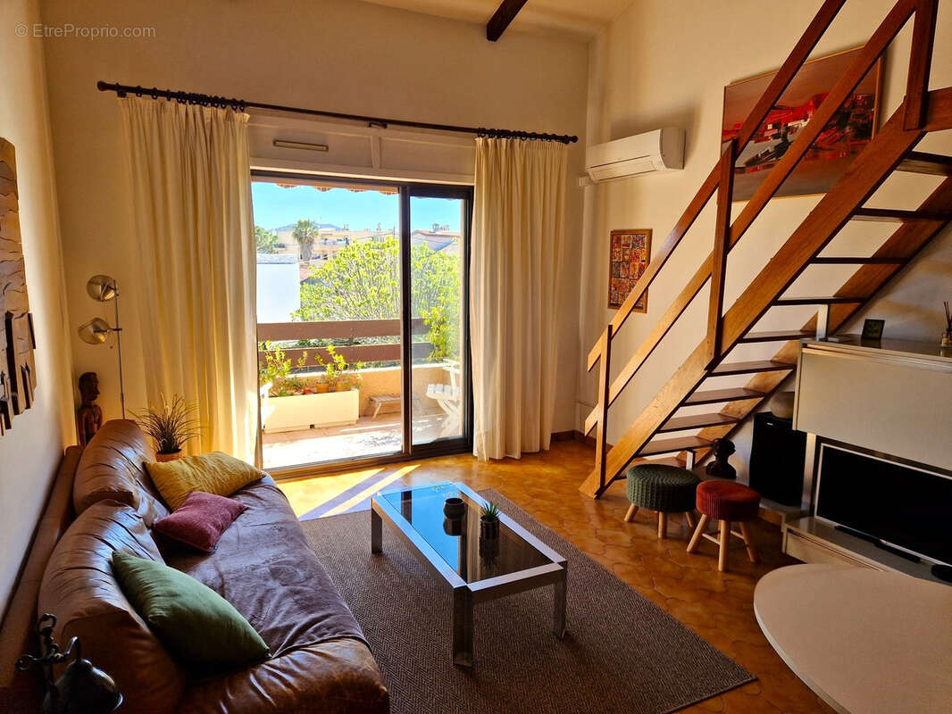 Appartement à SAINT-CYR-SUR-MER