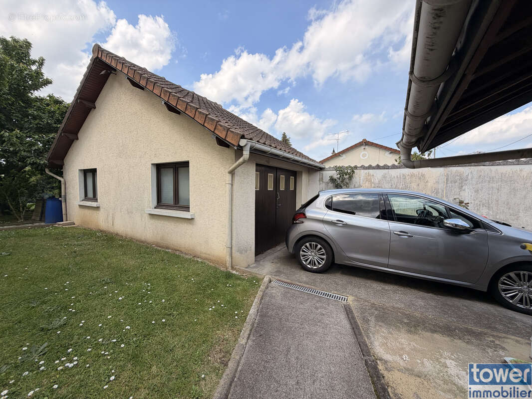 Maison à GOUSSAINVILLE