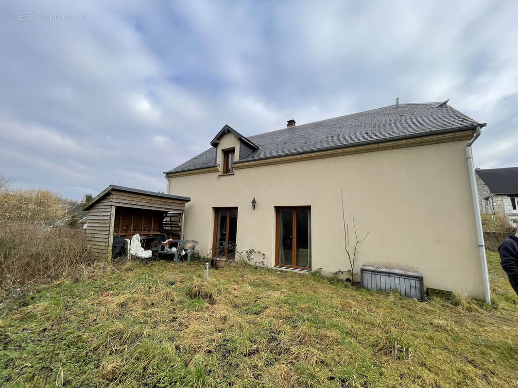 Maison à AUBENTON