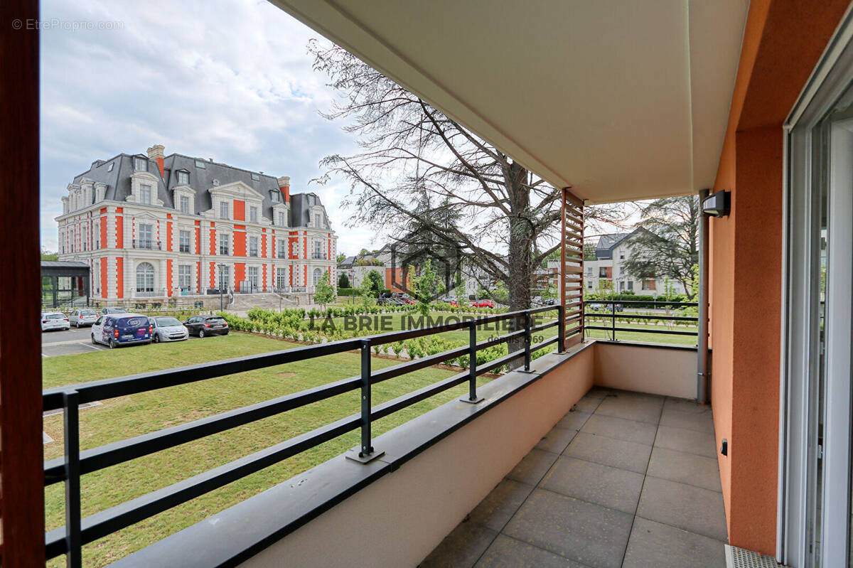Appartement à EMERAINVILLE