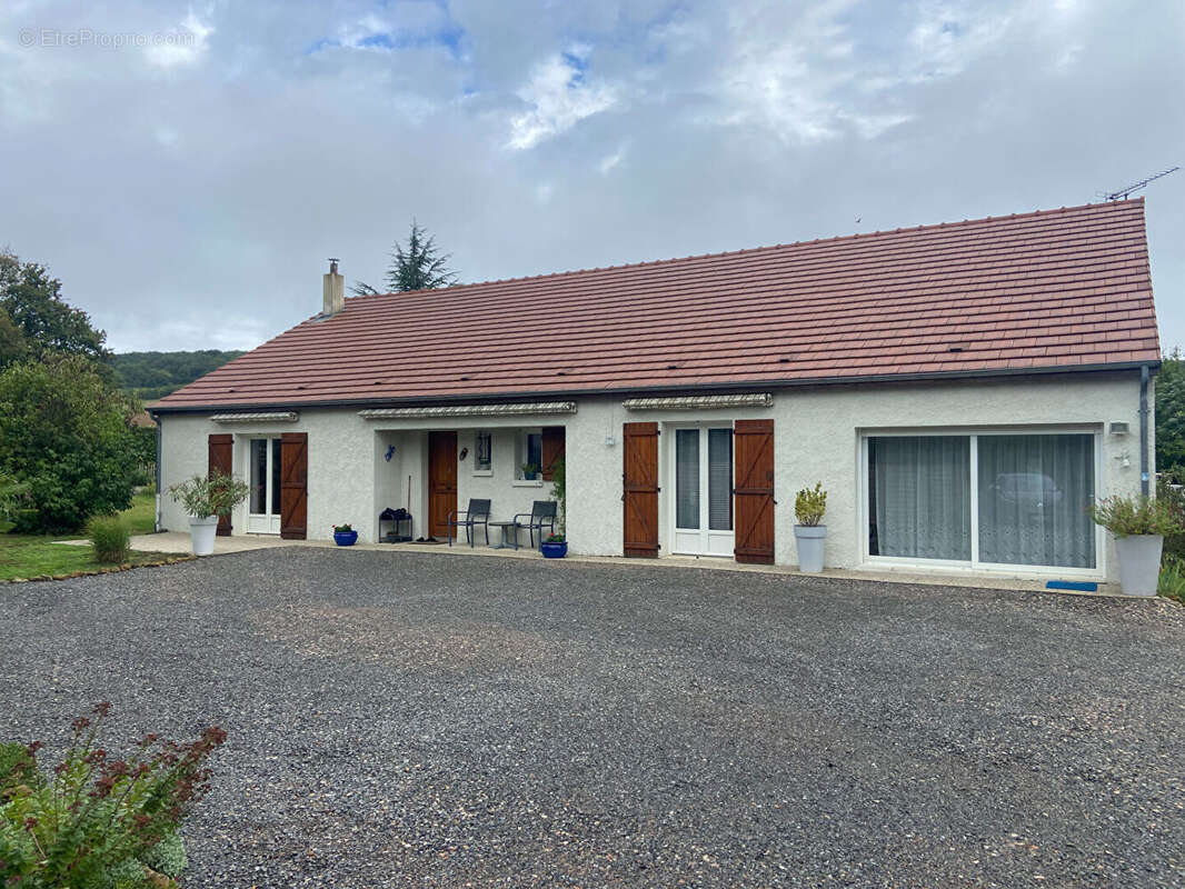 Maison à PARIGNY-LES-VAUX