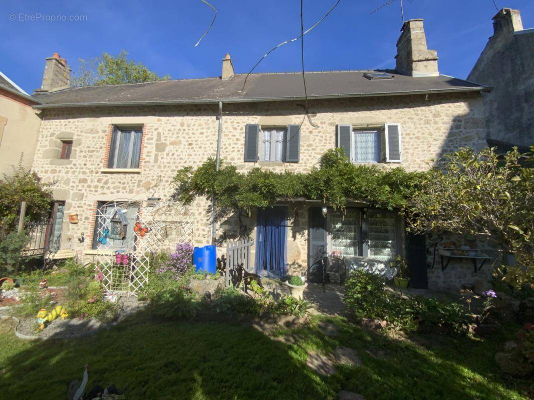 Maison à SAINT-PARDOUX-LES-CARDS