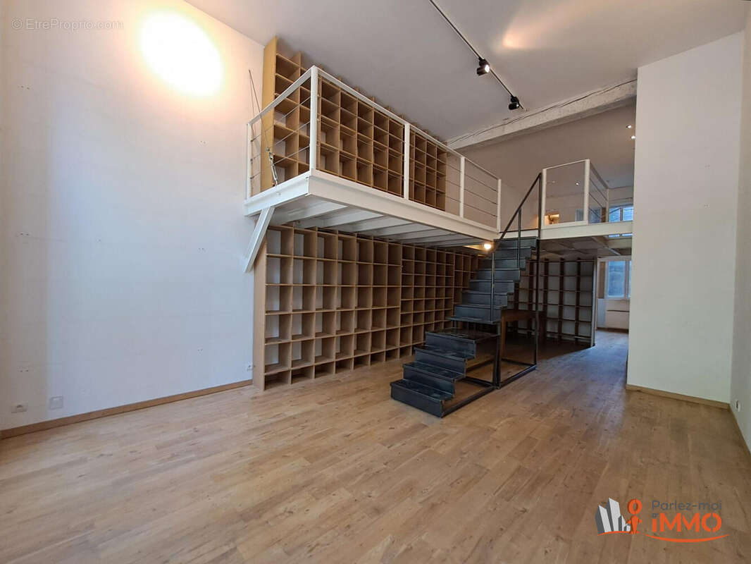 Appartement à SAINT-ETIENNE