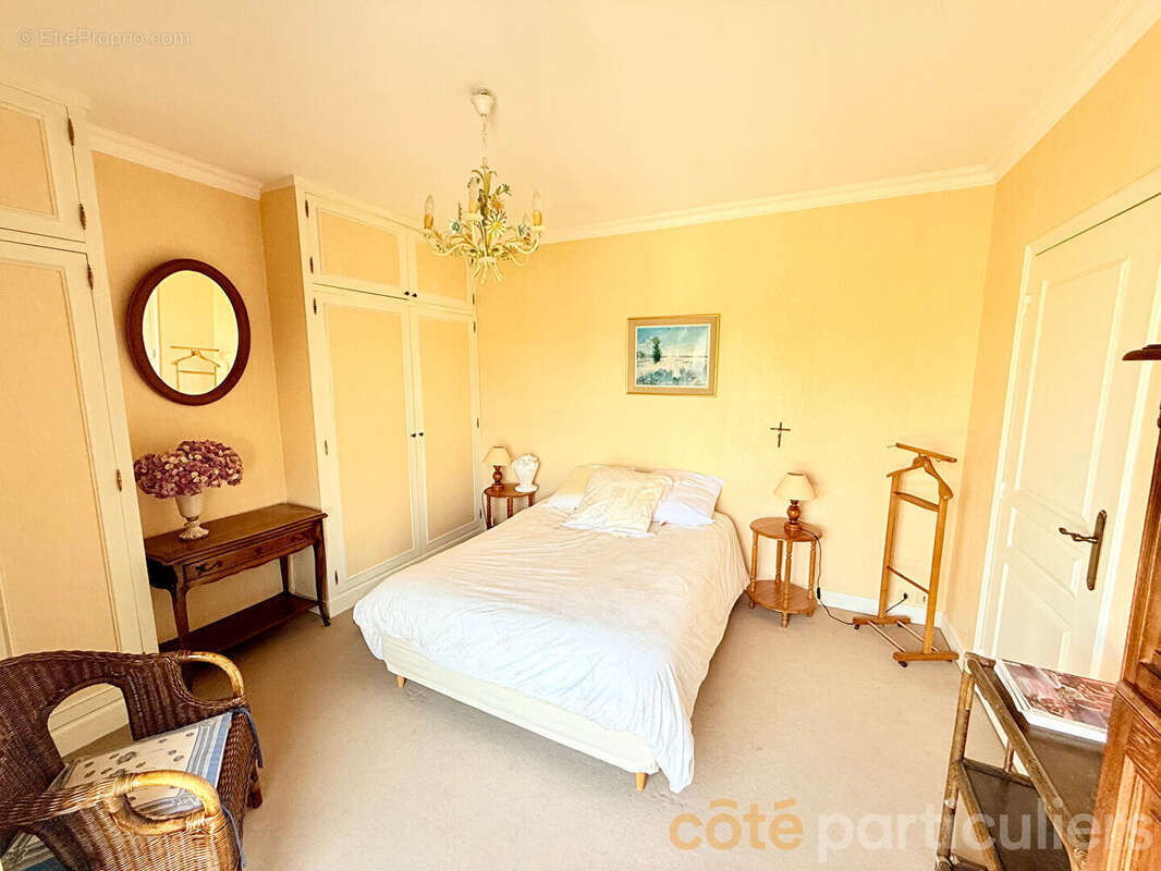 Appartement à SAINT-CYR-SUR-LOIRE