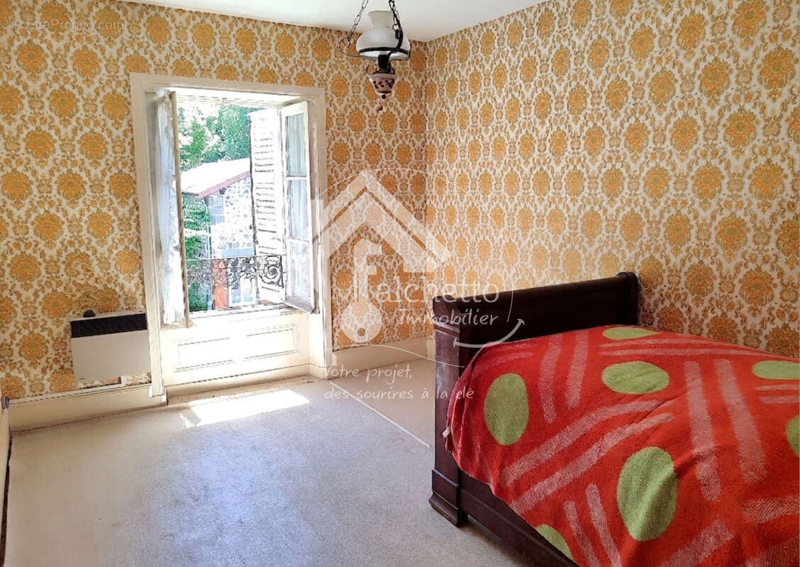 Maison à AYDAT