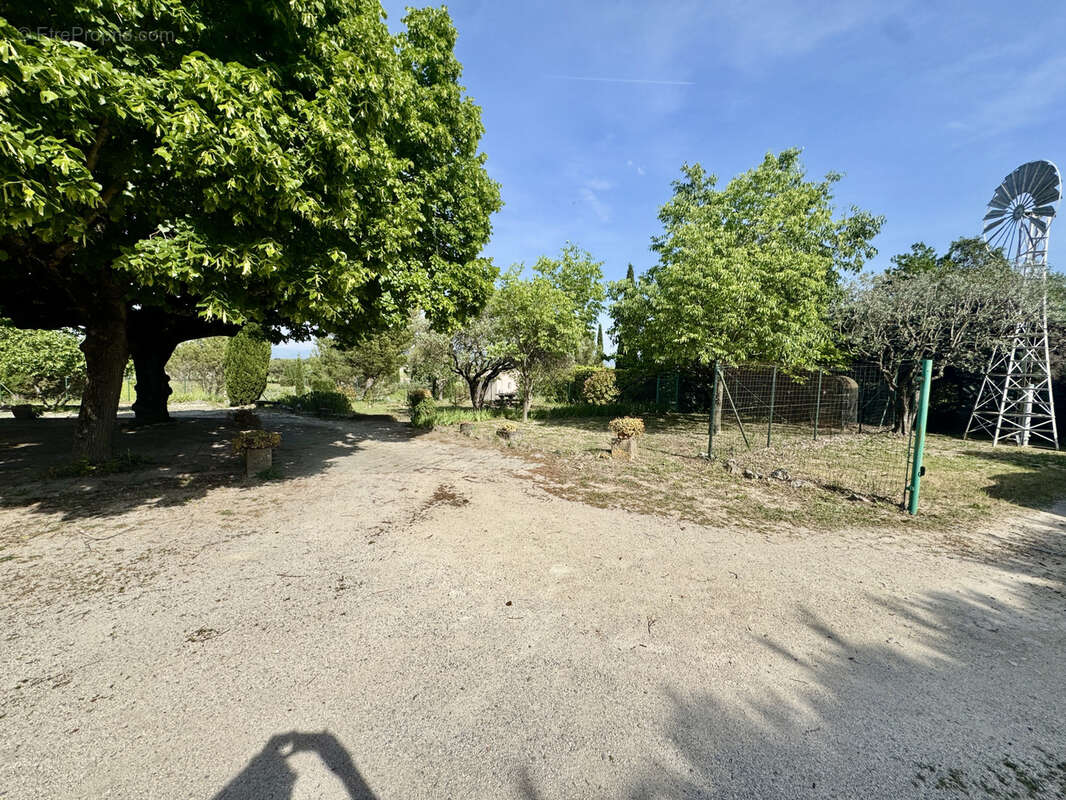 Maison à SAINTE-CECILE-LES-VIGNES