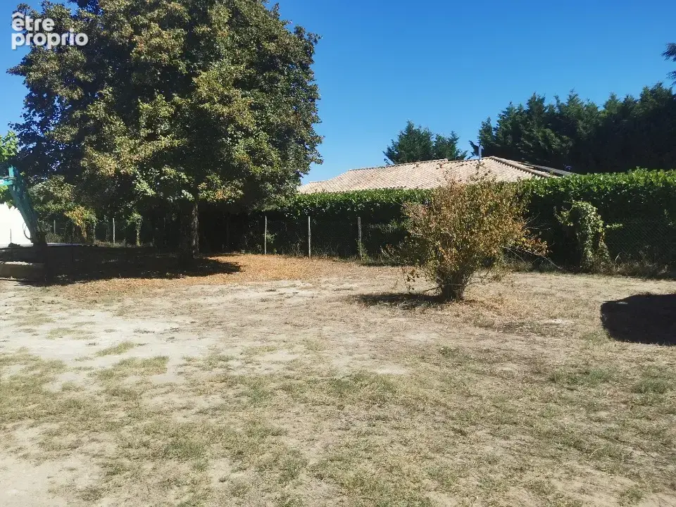 Photo Terrain à Roaillan au prix de 60 000€